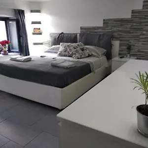casa-di-carlo-e-vale.taorminaitalyhotels.com/