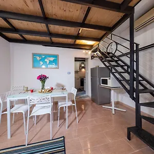 sikulahouse-apartment-in-the-city-center.catania-hotels.net/